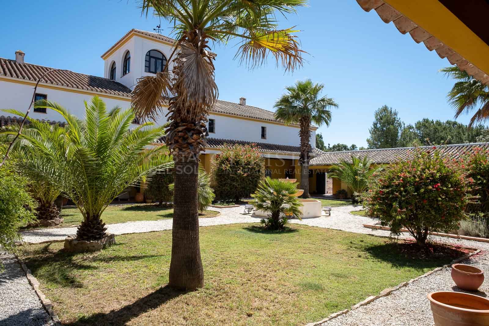 Cortijo Puerto el Peral